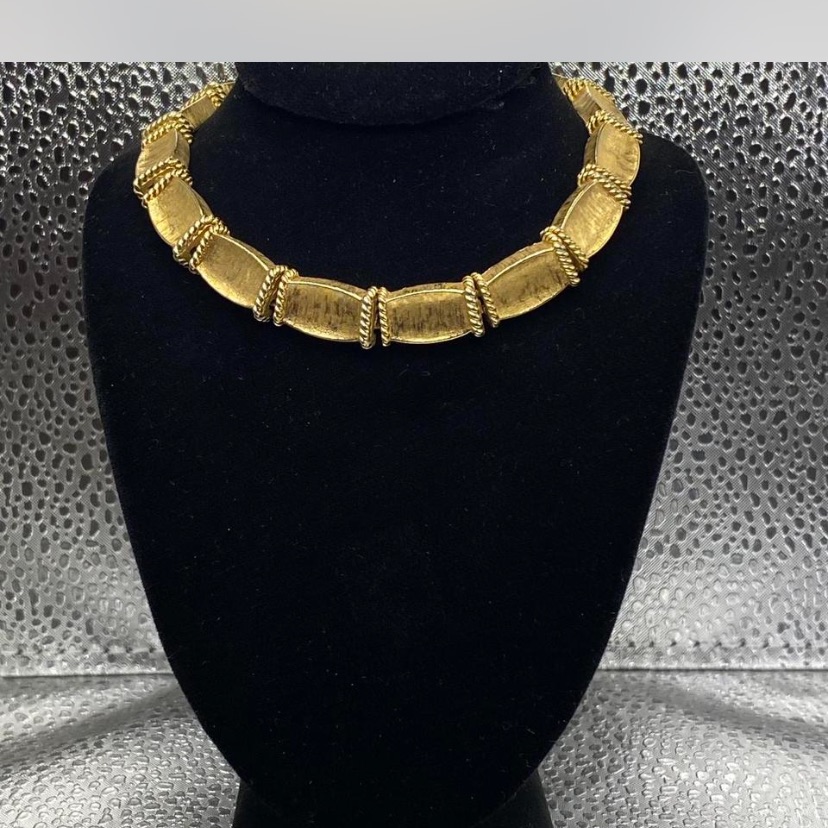 Luxxx Gold Necklace 16$